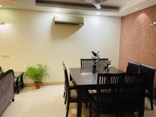 Fortune Home Service Apartment 4Bhk,J191 Saket - New Delhi - 9