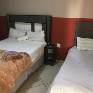Sharonrose Guesthouse - Windhoek - 1