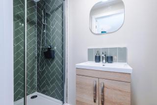 NEW! 4 x Stunning City Centre Apartments in Chester by 53 Degrees Property, Ideal for Individuals, Couples or Business Groups! - Chester - 1