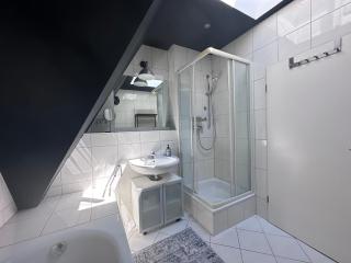Schönes Dachgeschoss Apartment im Waldstraßenviertel - Leipzig - 3