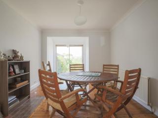 Charming Family Home in Windsor - Parking & Garden Pass The Keys - Windsor - 4