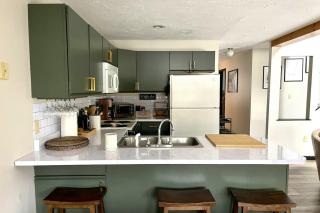 Cozy Condo In The Woods - 2