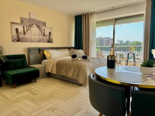 My Resid Appart Cannes Marina vue piscine - Mandelieu La Napoule - 8