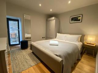 Stylish 2 bedroom self-contained apartment in the heart of Clifton Village - Bristol - 1