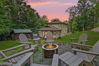 Near Asheville Hot Tub Fire Pit BBQ Sleeps 10 - Mills River - 8