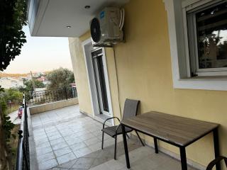 Skiathos Center Stylish New 2 Bd Apt with Balcony - Città di Skiathos - 5