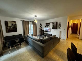 Skiathos Center Stylish New 2 Bd Apt with Balcony - Città di Skiathos - 2