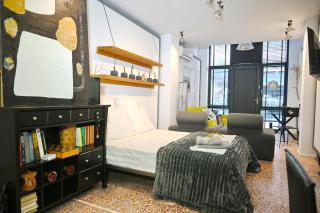 Central two-floor loft with private entrance - 0