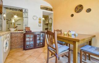 Stunning Apartment In Varese Ligure - Varese Ligure - 2