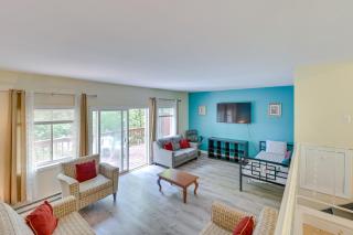 Lake George Townhome with Deck 2 Mi to The Outlets! - 7