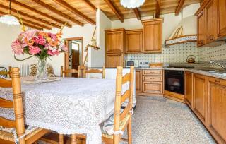 2 Bedroom Awesome Home In Ne - Ne - 1