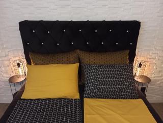 Black Diamond Lux - deluxe riverside apartment - Senta - 1