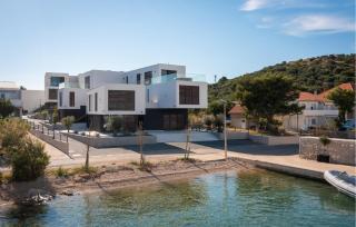 1 Bedroom Awesome Apartment In Betina - 0