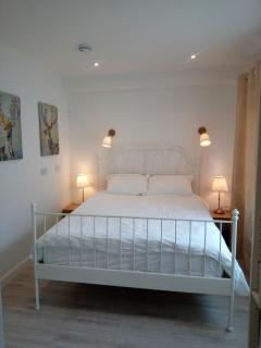 Luxury Room En-suite with King 5ft Bed - bedroom only - 0