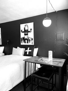 The Cowboy Motel - Camp Wood - 1
