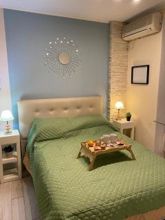 Departamento con patio para tres en el centro de San Telmo - Buenos Aires - 0