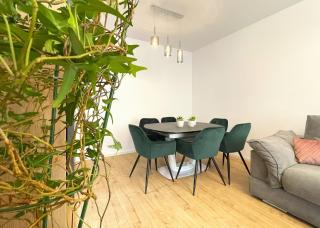 Chic Apartment in Cosmopolit Residence with Balcony - Brasov - 7