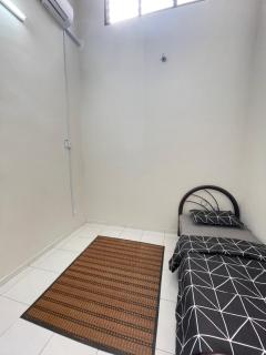 Bougainvillea Home2stay Malacca - Malaca - 3
