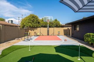 Basketball Court Heated Pool Mini Golf & More - Glendale - 7