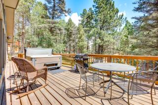 4 Mi to Angel Fire Resort Retreat with Hot Tub - Angel Fire - 9