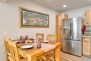 6 Mi to Dtwn Bright and Airy Anchorage Getaway! - Anchorage - 6