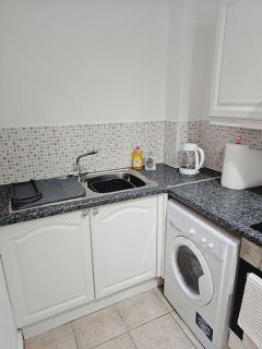 Tettenhall Cosy Apartment - Sleeps 4 - 9