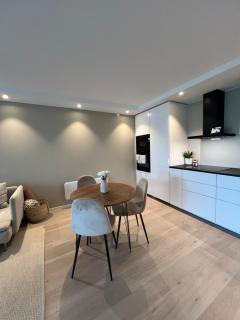 2 Bedroom Apartment - Within walking distance to ONS 2024 - 7