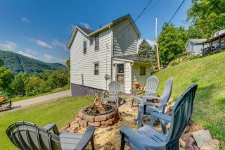 Near Hiking Trails Central Emporium Home - Emporium - 0