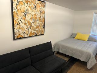 Nice full room - - 6