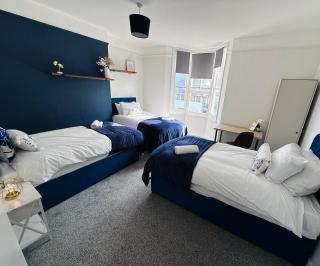3 Bedrooms -5 minutes walk from Brighton Train Station - Perfect for Contractors, Families, and Larger Groups - Sleeps 7 - Brighton & Hove - 0
