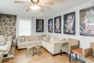 Greers Ferry Home with Fire Pit Near Shiloh Marina! - - 6