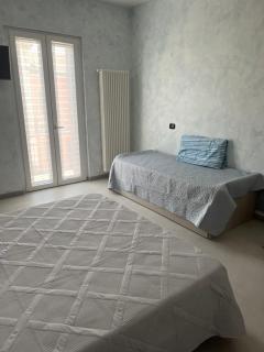 Casa Caselle appartament indipende 100mq 2 stanze 2 bagni e cucina - Caselle - 2