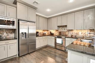 Stunning Home in Midtown, Houston with 3BDR 5Beds Skyline View BBQ Terrace - Houston - 6