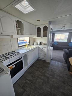 Golden Anchor 8b9 Caravan Park Holiday Home - Chapel Saint Leonards - 2