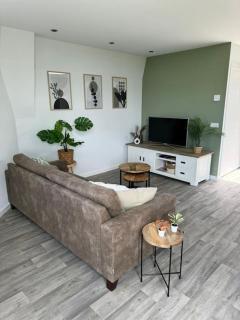 Burgervlotbrug aan zee met sauna - 9