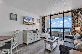Coastal Suite Renovated with Oceanfront Charm - Myrtle Beach - 1