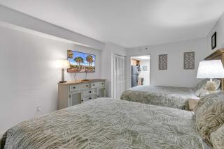 Coastal Suite Renovated with Oceanfront Charm - Myrtle Beach - 5