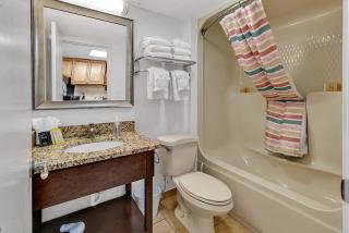 Coastal Suite Renovated with Oceanfront Charm - Myrtle Beach - 6