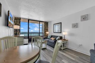 Coastal Suite Renovated with Oceanfront Charm - Myrtle Beach - 0