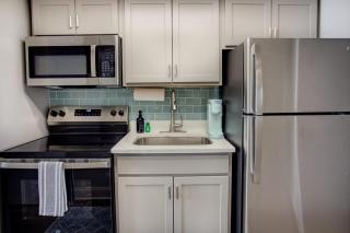 Oceanfront Escape Renovated Suite at Camelot - Myrtle Beach - 9