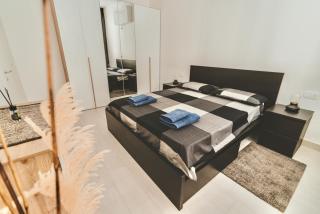 Exclusive Luxury Home with Private Parking - Rávena - 5
