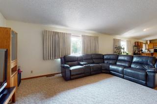 3BR Cozy Apartment with Mountain Views - 8