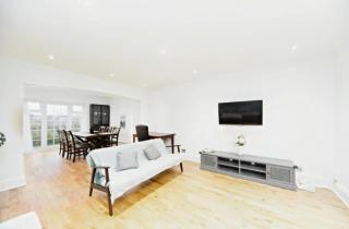 Spacious 5 Bedrooms Family Detached House in Purley 23 min to Central London - Purley - 0