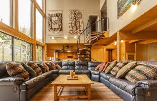 Storm Mountain Escape - Brighton - 8