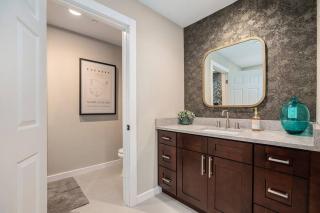 Private room with Kitchen & Bath 4 - 8