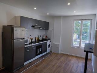 TRES BEL APPARTEMENT AUX PIEDS DE LA GARe - Épinay-sur-Seine - 3