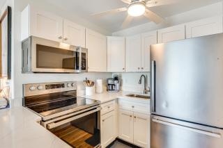 Ocean-View Condo Steps to North Topsail Beach! - North Topsail Beach - 4