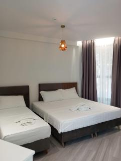 The Honeycomb Boutique Hotel - Golem - 8