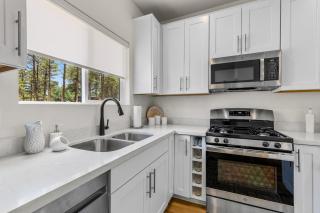 Elegant New Construction Bungalow with Scenic Forest Views - Flagstaff - 5