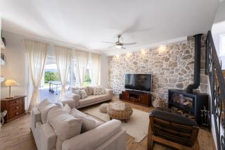 Villa Olivia - Peaceful Family Paradise Near Beach - 9